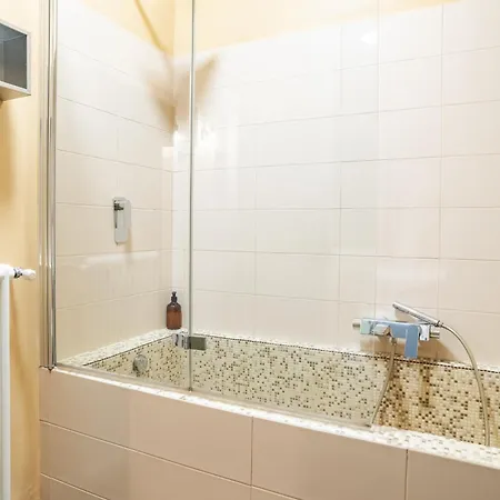 Giano Host - Indoratori Genua